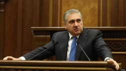 10 միլիարդ դոլարով պարտքի բեռն ավելացրել են, փաստացի աշխատած ամեն 3 դրամից 1 դրամը վճարվում է պարտատերերին. Արթուր Խաչատրյան