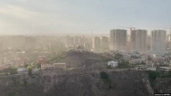 Օդն այնքան է աղտոտված, որ տպավորություն է, թե քաղաքում մշտապես մառախուղ է, իսկ մասսայական ծառահատումները շարունակվում են. Դանիելյան