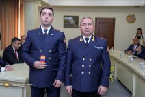 Արթուր Պողոսյանը պարգևատրել է քննիչներին