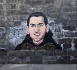 «Теперь вы боитесь даже их фотографий, тех, кого лишили жизни»: сестра героя 44-дневной войны заявила об удалении портрета брата