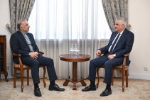 Вице-премьер Армении и посол Ирана обменялись мнениями о возможности разблокирования региональных коммуникаций