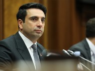 Ален Симонян: «Есть ли сегодня человек, который может заявить, что обеспечивает возвращение армян в какой-либо населённый пункт Карабаха? Мы могли стать вторым Газой»