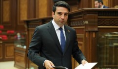 Армения готова к различному товарообороту с Азербайджаном — спикер парламента Армении