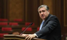 Три года назад в этот день Азербайджан вторгся на территорию Армении, у нас было более 200 погибших, а "Гражданский договор" именно сегодня устраивает празднества — Артур Хачатрян