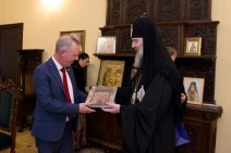 Վրաստանի նոր պատրիարքը հանդիպումներ է ունեցել հինգ երկրների դեսպանների հետ, այդ թվում՝ Հայաստանի