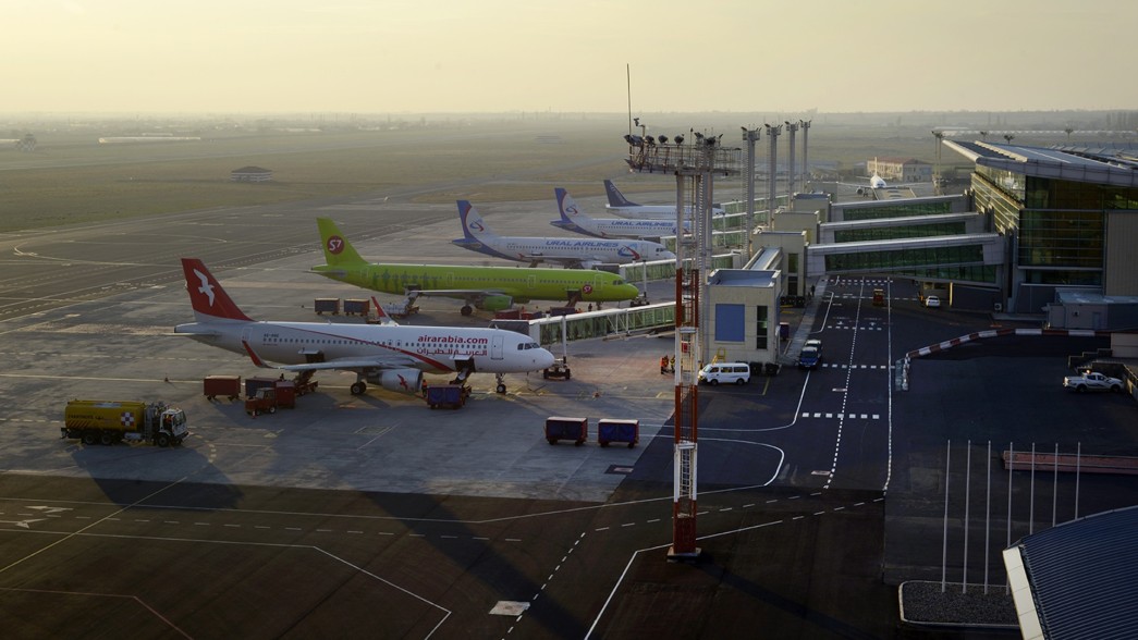 A number of flights to and from Yerevan continue to be canceled