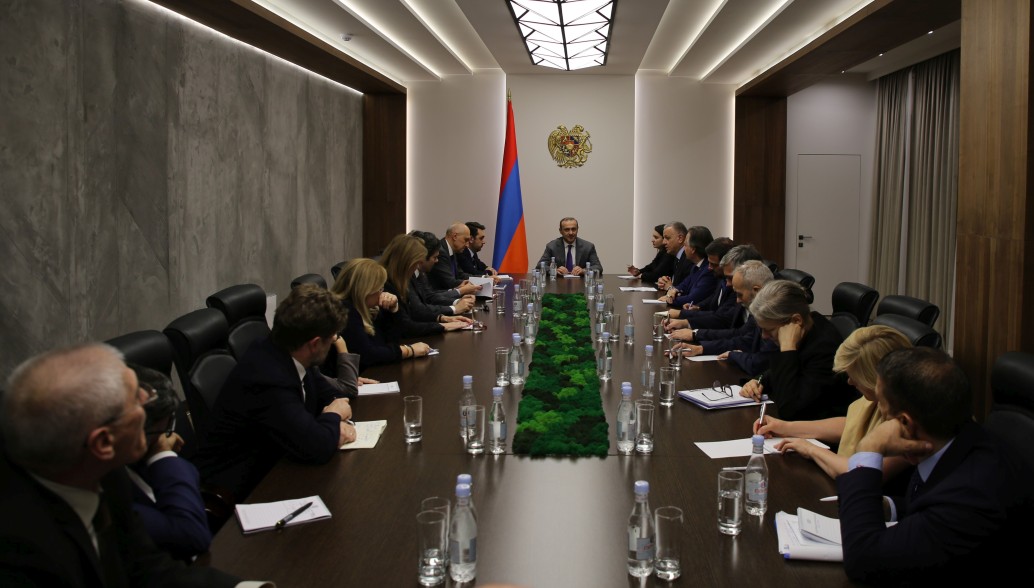 Արմեն Գրիգորյանը ՀՀ-ում հավատարմագրված ԵՄ երկրների դեսպանների հետ է հանդիպել