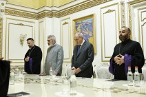«Господин Пашинян, власть вносить изменения в Церкви находится не в Ваших руках, а только в руках Христа — через Его Тело, Церковь» — бывший священник Езрас Богдан