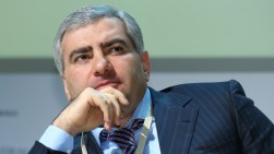 «Хотели проводить маски-шоу и задержать меня: а люди, простые люди, которые собрались во дворе, дали отпор» — Самвел Карапетян