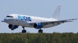 Вылетевший в Кишинев самолет FlyOne вернулся в Ереван из-за технических проблем
