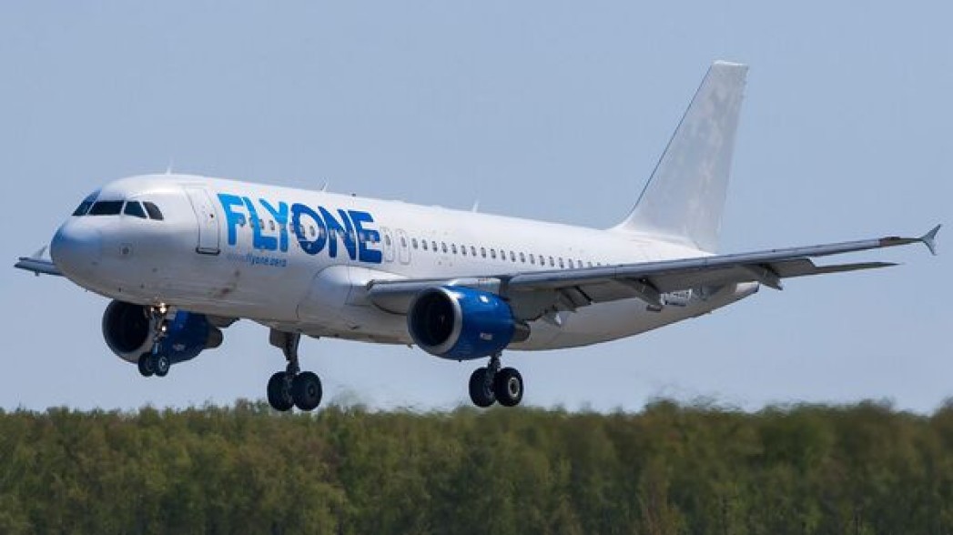 Вылетевший в Кишинев самолет FlyOne вернулся в Ереван из-за технических проблем