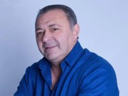 Կյանքից հեռացել է Հայաստանի վաստակավոր արտիստ Արա Դեղտրիկյանը