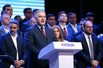 «Мы должны положить конец этому расколу, нам нужна сильная Армения, где мы снова станем одной большой семьёй» — участник движения «По-нашему» Артур Микаелян (видео)