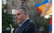 Ֆաշիզմի դեմ հաղթանակ տարած մարշալների, գեներալների, ազգային հերոսների Արցախը թշնամուն հանձնած  Նիկոլը մայիսի 9-ին գնալու է, Մոսկվայում հող հանձնողի դեմքով՝ կանգնի տրիբունայում․ Զաքարյան