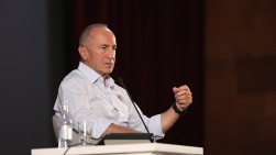 Роберт Кочарян: уверен, что уроки наших славных побед и тяжелых потерь придадут нам сил