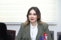 Սրբուհի Գալյանը գիրք է նվեր ստացել ցմահ դատապարտյալից