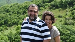 "Сегодня, когда Рубен лишён свободы и находится в жестоких и несправедливых условиях, сама его жизнь стала лучшим свидетельством его непоколебимой веры в мир — супруга Рубена Варданяна (видео)