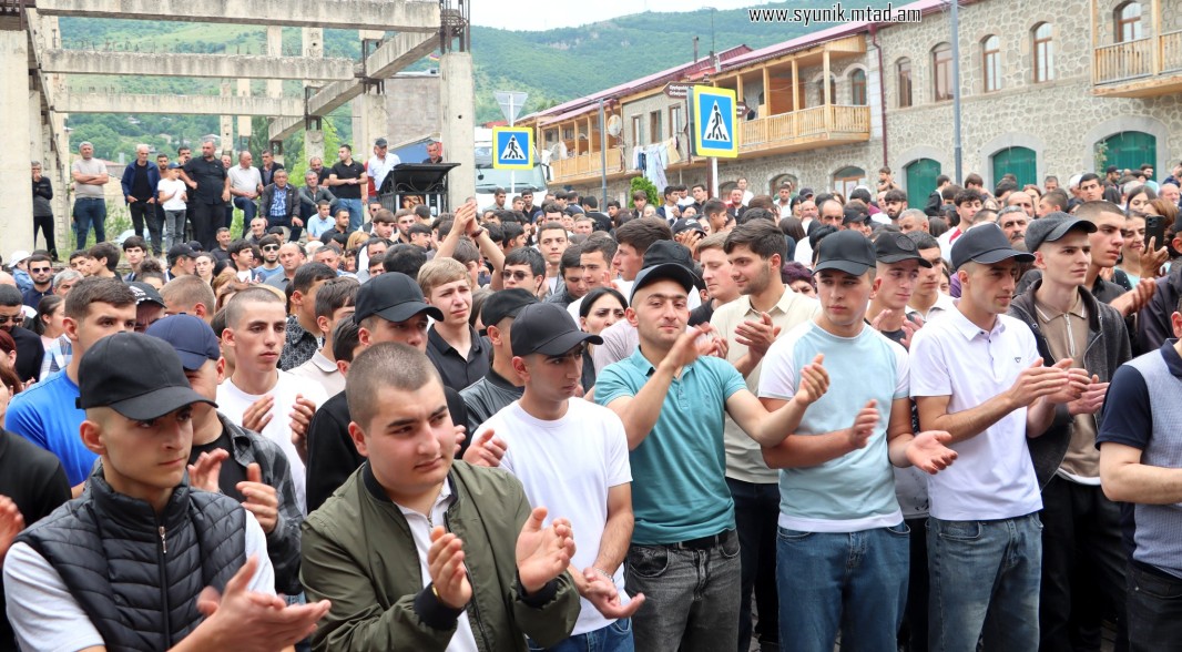 Բարի ծառայություն, տղե՜րք. Գորիսում կայացել է զորակոչի առաջին հավաքը․ Լուսանկարներ