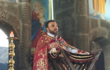 ՊՆ-ն պաշտոններ է առաջարկում ուրացող հոգևորականներին․ Տեր Զարեհ քահանա Աշուրյան (Տեսանյութ)