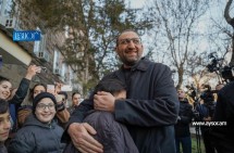Архиепископ Аршак на свободе: фоторепортаж