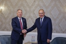 Перед встречей с Трампом в Вашингтоне Пашинян провёл беседу со специальным посланником президента США