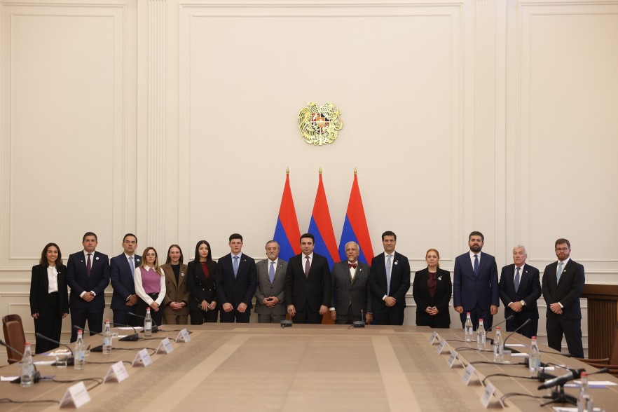 Ալեն Սիմոնյանն Արգենտինայի օրենսդիր մարմնի ներկայացուցիչների հետ մտքեր է փոխանակել Ադրբեջանում գտնվող գերիների ու ապօրինի պահվող անձանց խնդրի շուրջ