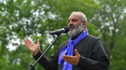«Не скорбите, не унывайте, не сомневайтесь и не колебайтесь: зло, проживающее свои последние дни, будет катиться в пропасть, а мы будем строить новый рассвет нашей жизни» — послание Баграта Србазана