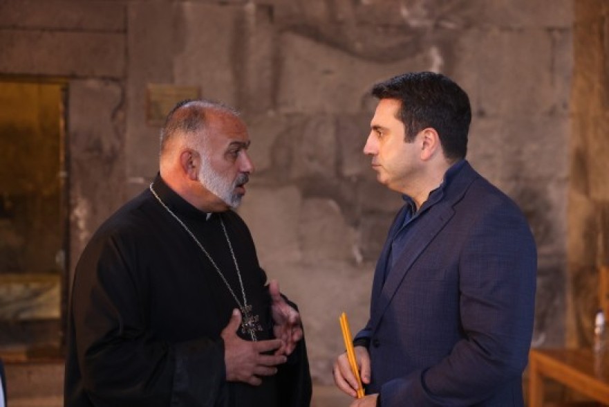 Հայր Սահակը որոշել է հարցազրույց չտալ