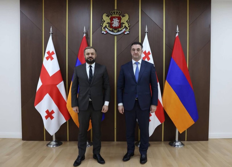 Գևորգ Պապոյանը Թբիլիսիի գործընկերոջ հետ քննարկել է Վրաստանով հայկական կոնյակով բեռնված մեքենաների անխոչընդոտ անցման հարցը