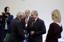Пашинян поблагодарил Антониу Кошту и Урсулу фон дер Ляйен за поддержку