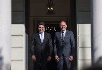 Ален Симонян также обратил внимание министра иностранных дел Греции на проблему пленных, незаконно удерживаемых в Азербайджане
