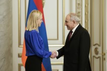 Элина Валтонен поздравила Никола Пашиняна по случаю достижения мира между Арменией и Азербайджаном
