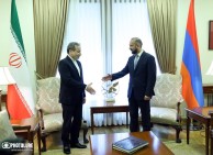Araghchi and Mirzoyan hold telephone conversation; Mirzoyan expresses condolences