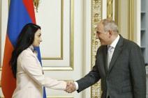 Փաշինյանն ընդունել է Աշխարհի և Եվրոպայի չեմպիոն Նազիկ Ավդալյանին