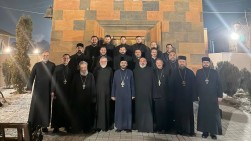 Священники Масиацотнской епархии заявили, что, несмотря на оказываемое давление, не признают Армана Сарояна своим епархиальным предстоятелем