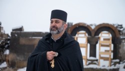 Церковь стала костью в горле власти: мне стыдно, что представитель нашей страны сплетничает о священнослужителях с высоких трибун — отец Манук