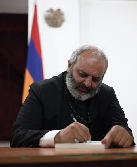 Ազատ արձակել Բաքվում որպես պատանդ պահվող 20 հայերին և Հայաստանում ազատազրկված հոգևորականներին ու Եկեղեցու աջակիցներին․ Բագրատ Սրբազանի նամակը Ջեյ Դի Վենսին և Միջազգային կրոնական ազատության գագաթնաժողովին