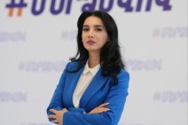 Минимальный размер пенсии составляет 36 тысяч драмов, размер минимальной зарплаты – 75 тысяч драмов, тогда как для аппаратов президента, парламента и премьер-министра запланированы премии в размере 16,7 миллиарда драмов: Марианна Каграманян