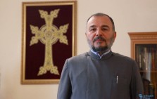Я участвовал во встрече с Николом Пашиняном как член комиссии епископов Первопрестольного Святого Эчмиадзина: это не имеет отношения к Арцахской проблеме и вопросам, волнующим наших соотечественников — епископ Вртанес Абрамян
