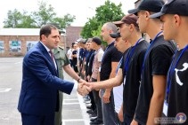 Папикян пожелал призывникам безопасной службы
