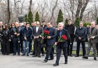 Члены РПА и Серж Саргсян в Пантеоне им. Комитаса воздали дань уважения памяти Андраника Маргаряна