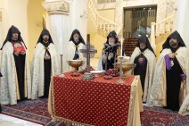 Հայոց Հովվապետի նախագահությամբ Վեհարանում կատարվել է Սուրբ Հարության Տնօրհնեք (տեսանյութ)