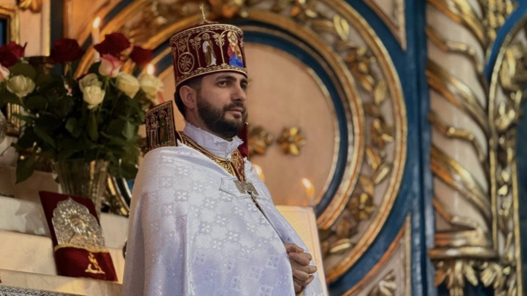 Бросая грязь, не оскверняют святость — лишь раскрывают собственную нравственную несостоятельность и духовную пустоту: отец Ованнес ответил Николу Пашиняну