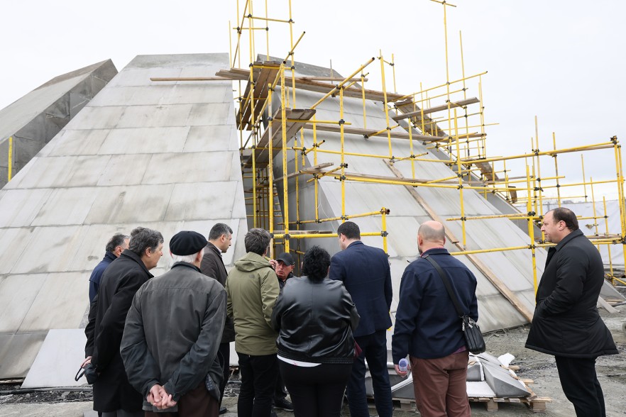 И эту картину вам 24 апреля преподнесут как восстановление мемориала жертвам Геноцида армян: Айк Демоян