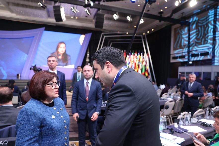 Alen Simonyan holds brief conversation with Azerbaijani counterpart in Turkey