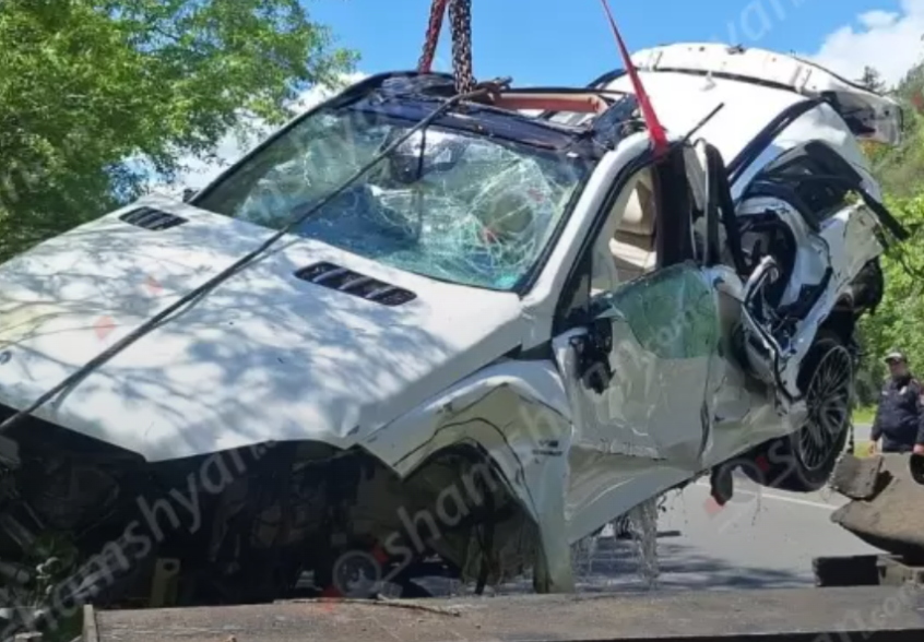 Զոհի վրա կրակոցներ արձակելուց հետո մարդասպանը վրաերթի է ենթարկել նրան, հետո էլ ինքն է վթարի ենթարկվել