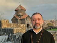 «Сектанты начали нападать на Церковь, заявляя, что Вардавар — дохристианский праздник, и спрашивая, почему он стал церковным» — отец Манук