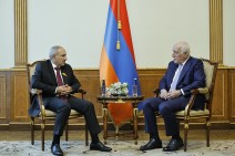 «Գիտական մակարդակով զբաղվում էի հասարակություն-իշխանություն հարաբերություններով». Խաչատուրյանը՝ Փաշինյանին