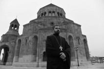 Ինչքան էլ անիրատեսական թվա այսօրվա իրավիճակում այս համոզումը, այնուամենայնիվ, վերադարձ Արցախ լինելու է. Տեր Ներսես