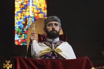 Կանգնած ենք վճռական ընտրության առջև՝ կա՛մ ընդունում ենք Քրիստոսի Խաչի փրկարար զորությունը և ժառանգում կյանքը, կա՛մ մնում ենք մեղքի ծառաներ ու կորստյան մատնվում. Հայր Գրիգոր